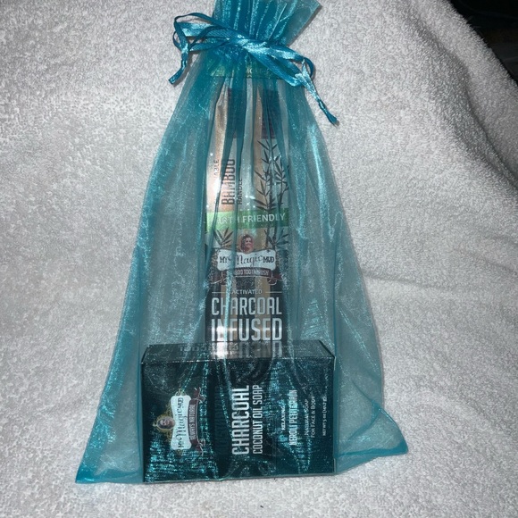 My Magic Mud Soap and Toothbrush Gift Pack - Picture 1 of 7